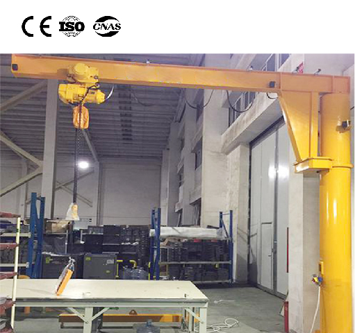 Manual column-mounted cantilever crane